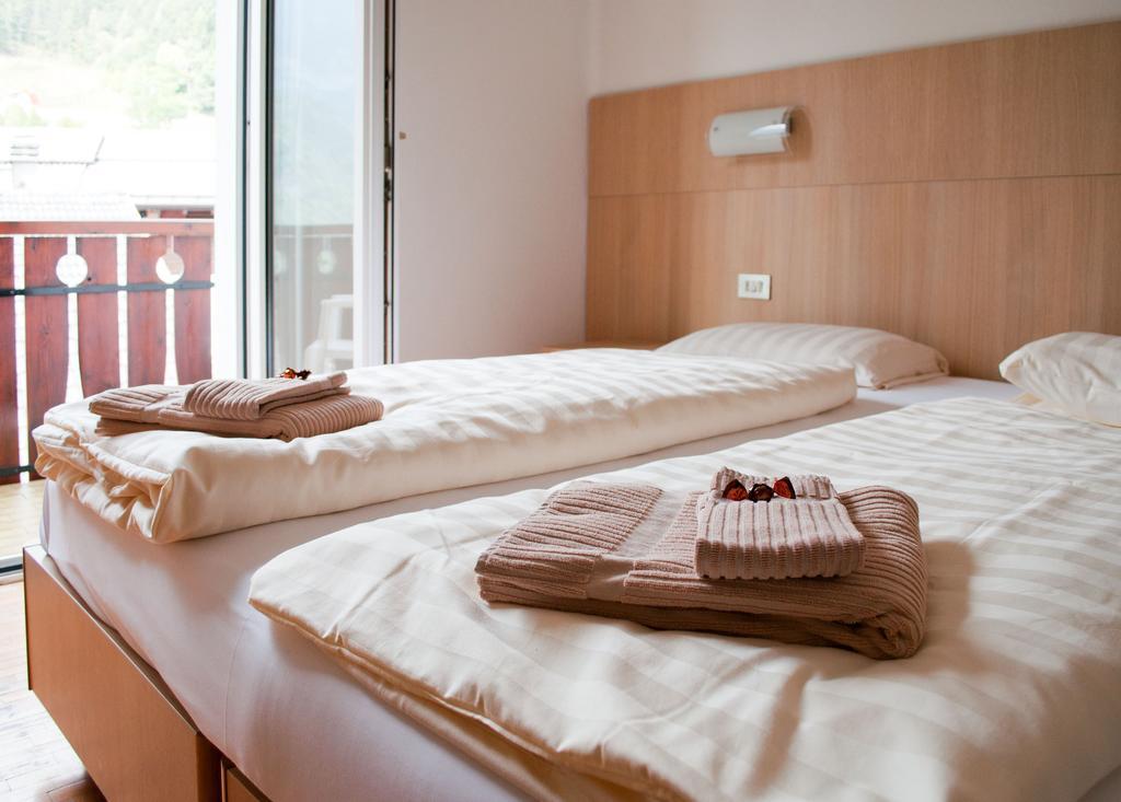 Hotel Lory - Molveno - Dolomiti Δωμάτιο φωτογραφία